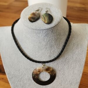 Hawaiian Shell Necklace & Earrings